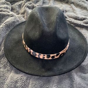 Black and leopard wide brim hat